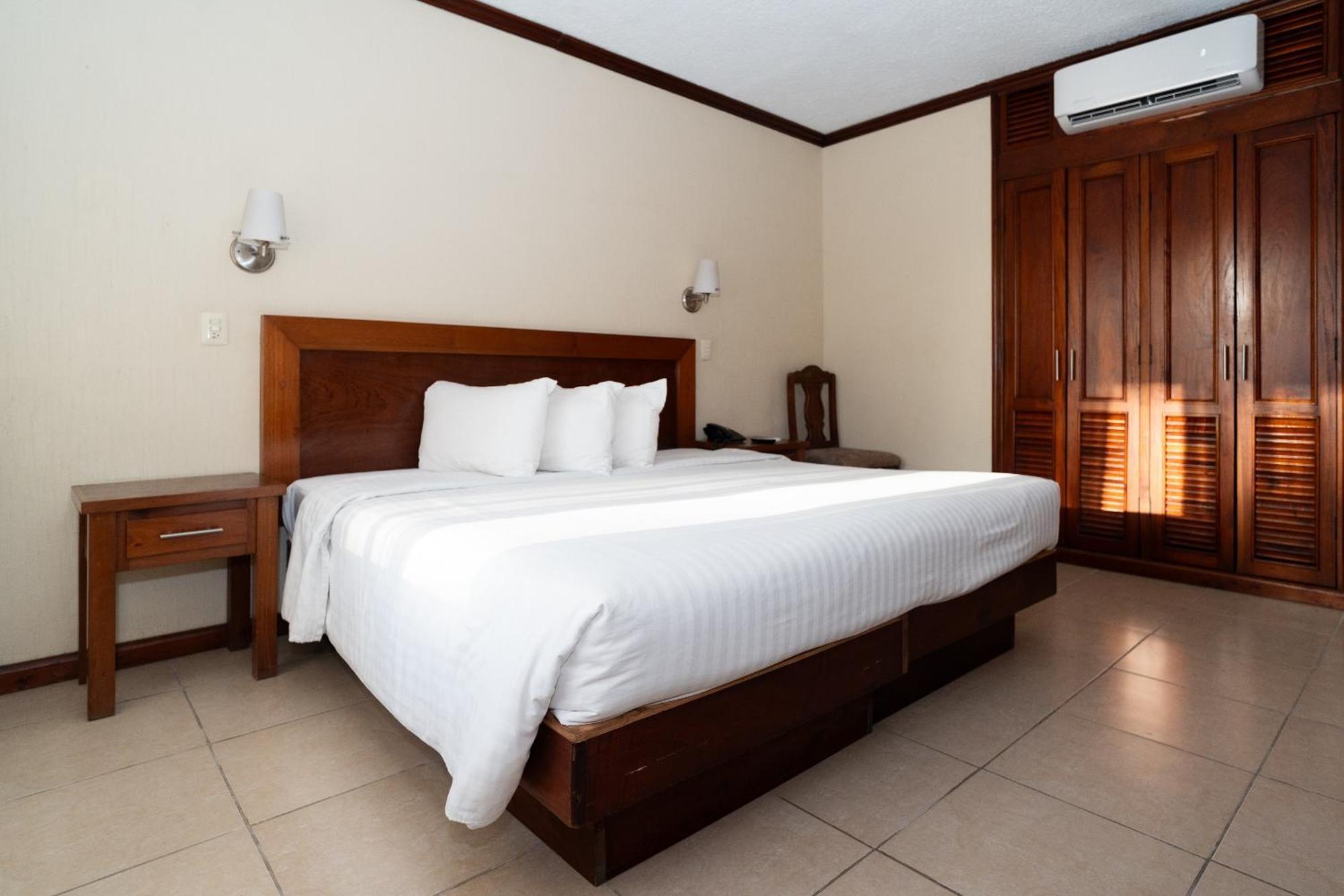 טמפיקו Hotel San Antonio מראה חיצוני תמונה